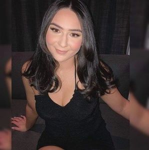 Meet your Posher, Courtney